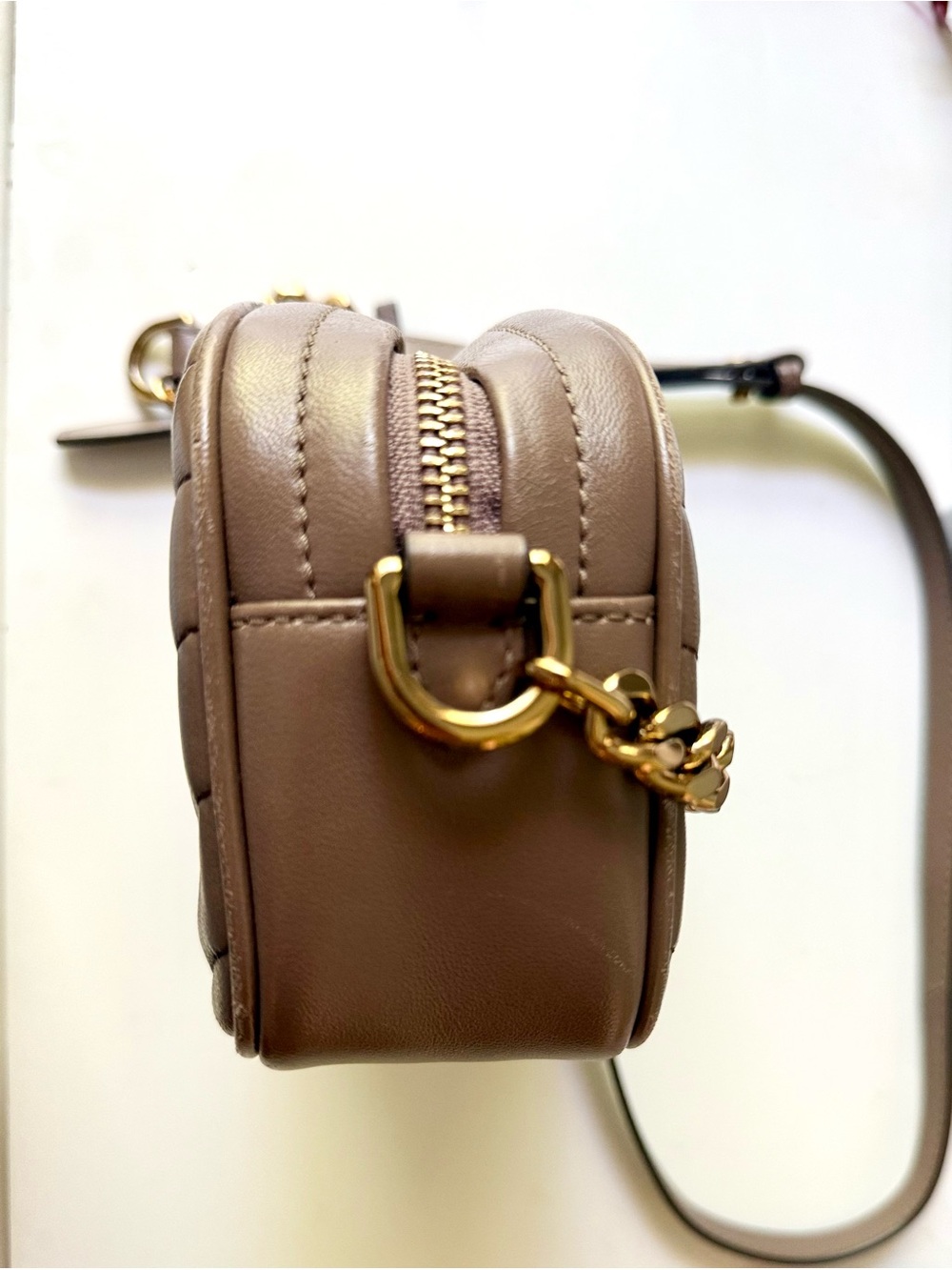 Tory Burch Kira Chevron Leather Camera Bag - Picture 4 of 9